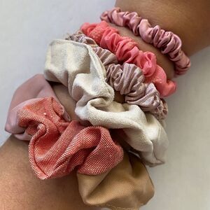 𝅺Set of 5 Scrunchies - Pink and Nude Patchwork
